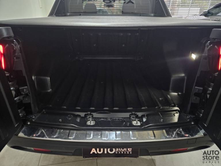 FIAT - TORO - 2021/2022 - Preta - R$ 117.900,00