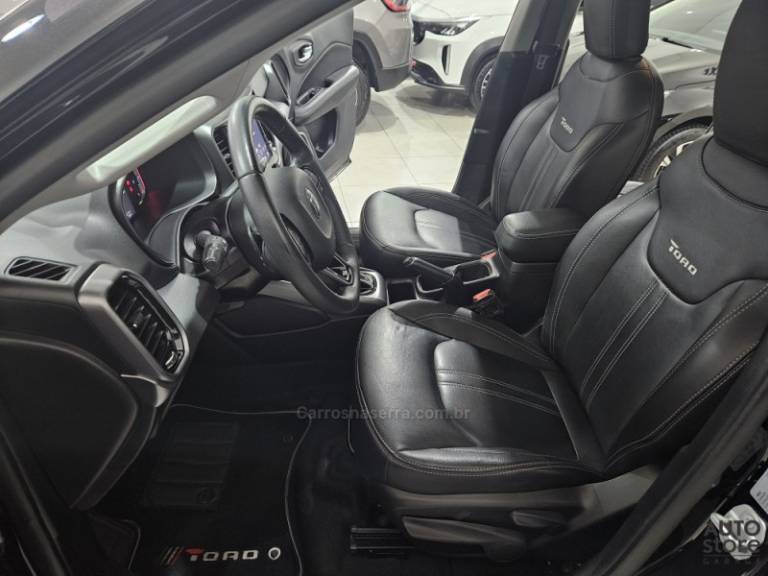 FIAT - TORO - 2021/2022 - Preta - R$ 117.900,00