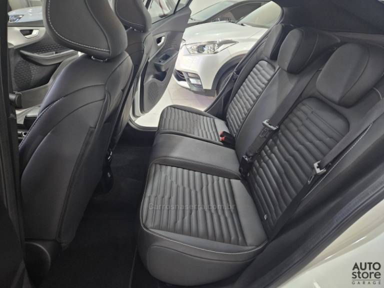 FIAT - FASTBACK - 2023/2023 - Branca - R$ 118.900,00